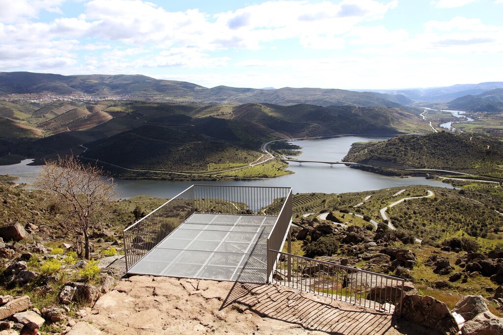 Miradouro Vale do Sabor, Torre de Moncorvo